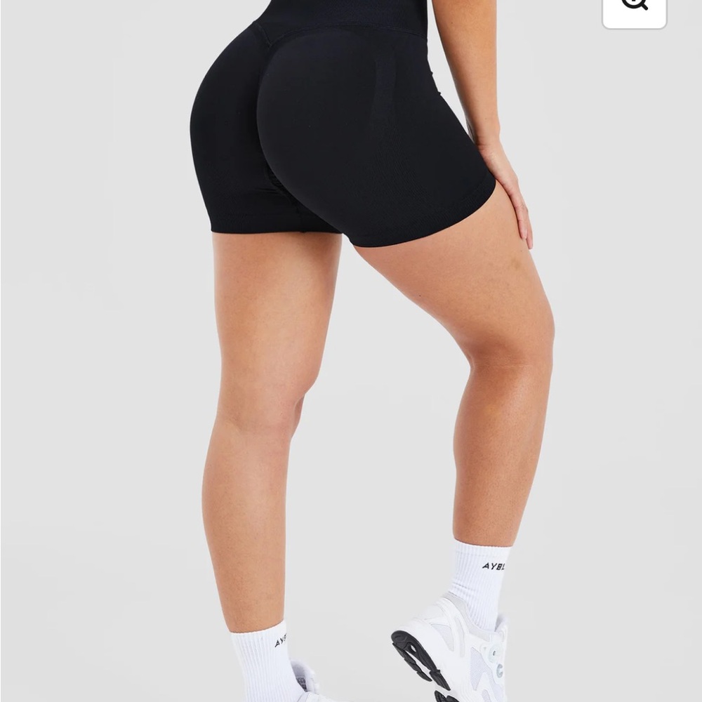 NWOT AYBL black shorts M